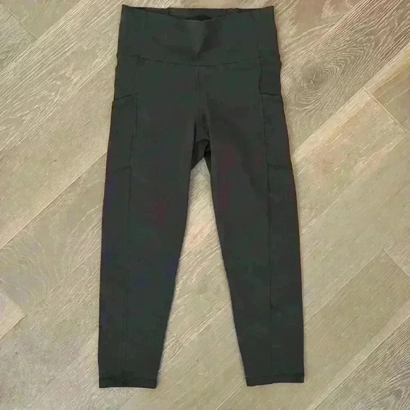 Mono B High Waisted Cropped Leggings - Picture 5 of 6